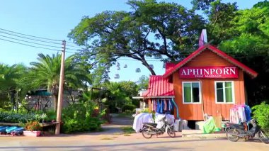 Khon Kaen bölgesi Isan Tayland 06. Kasım 2018 Ton Tann Green Market Tayland gece sokak yemek parkı ve alışveriş girişi Khon Kaen Eyaleti Isan Tayland 'daki levha levhası..