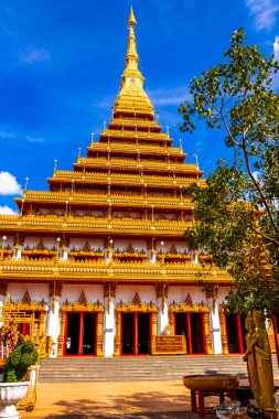 Khon Kaen bölgesi Isan Tayland 06. Kasım 2018 Phra Mahathat Kaen Nakhon pagoda stil Budist tapınağı ve Wat Nong Waeng altın tapınakları Khon Kaen Eyaleti Isan Kuzeydoğu Tayland.