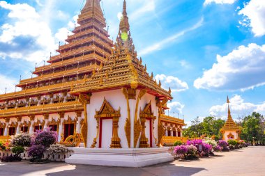 Khon Kaen bölgesi Isan Tayland 06. Kasım 2018 Phra Mahathat Kaen Nakhon pagoda stil Budist tapınağı ve Wat Nong Waeng altın tapınakları Khon Kaen Eyaleti Isan Kuzeydoğu Tayland.