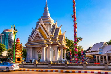 Khon Kaen Eyaleti Isan Tayland 05. Kasım 2018 Şehir Sütun Tapınağı veya San Lak Muang Tapınağı Güneydoğu Asya 'da Khon Kaen Bölgesi Isan Kuzeydoğu Tayland' da mavi gökyüzü ile.