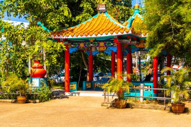 Khon Kaen Eyaleti Isan Tayland 03. Kasım 2018 Tayland Çin yapımı San Chao Pu Khru Yen Tapınağı Khon Kaen Bölgesi 'nin güneydoğu Tayland' daki kapısı.