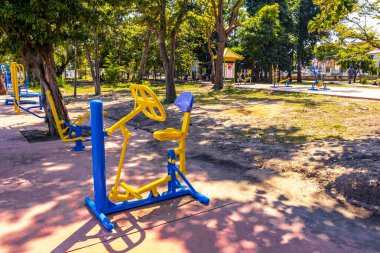 Güneydoğu Asya 'da Bueng Kaen Nakhon Halk Parkı Rezervuarı ve Khon Kaen Bölgesi' nde bulunan Khon Kaen Eyaleti İsan Kuzeydoğu Tayland Gölü 'nde spor malzemeleri..