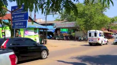 Khon Kaen Eyaleti Isan Tayland 05. Kasım 2018 Yoğun şehir hayatı insanları Khon Kaen İlçesi Isan Tayland 'da trafik sıkışıklığı, trafik sıkışıklığı, panorama manzarası..