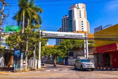 Khon Kaen Eyaleti Isan Tayland 05. Kasım 2018 Yoğun şehir hayatı insanları Khon Kaen İlçesi Isan Tayland 'da trafik sıkışıklığı, trafik sıkışıklığı, panorama manzarası..