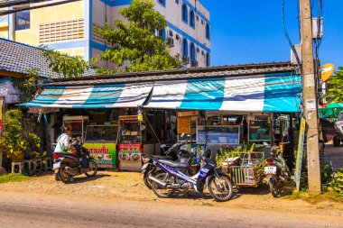 Khon Kaen Eyaleti Isan Tayland 01. Kasım 2018 'de Tayland pazarında meyve ve sebze pazarı. Güneydoğu Asya' da, Khon Kaen Bölgesi Isan Kuzeydoğu Tayland 'da sokak gıda pazarı..