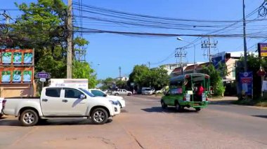 Khon Kaen Eyaleti Isan Tayland 01. Kasım 2018 Yoğun şehir hayatı insanları Khon Kaen İlçesi Isan Tayland 'da trafik sıkışıklığı, trafik sıkışıklığı, panorama manzarası..