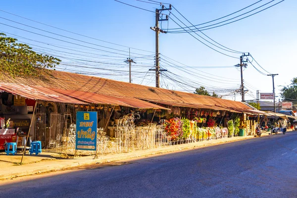 Khon Kaen Eyaleti Isan Tayland 04. Kasım 2018, Güneydoğu Asya 'da Khon Kaen Bölgesi' nde el yapımı sepet ve hediyelik eşya satan dükkanlar..