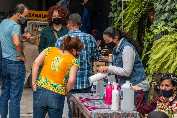 Mexiko Stadt Mexiko 2020 Frau Kauft Bioprodukte Auf Dem Lokalen — Stockfoto