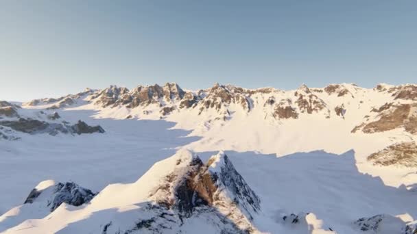 雪をかぶった山の上空飛行. — ストック動画