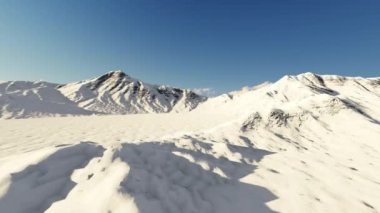 Karlı dağların üzerinden hareket.