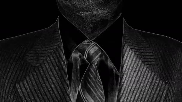 Zwart witte man rechtzetten zijn stropdas — Stockvideo