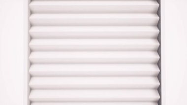 Beyaz güneş panjurları gerçekçi, kusursuz animasyonları kapatır