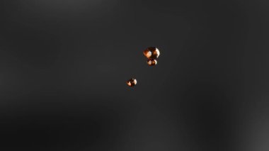 Bira damlaları çarpıştırıcıyı siyah bg süper yavaş çekimde 1000 FPS 4k