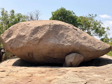 Mahabalipuram, Tamil Nadu 'daki anıt grubunun miras alanlarındaki antik büyük kayalar