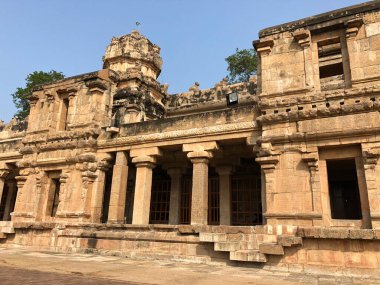 Thanjavur, Tamil Nadu 'daki Brihadeeswarar tapınağı. Bu, Dravidian mimarisi tarzında inşa edilmiş Hindu tapınağı. Bu tapınak Lord Shiva 'ya adanmıştır ve bir UNESCO Dünya Mirası Alanıdır..