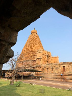 Thanjavur, Tamil Nadu 'daki Brihadeeswarar tapınağı. Bu, Dravidian mimarisi tarzında inşa edilmiş Hindu tapınağı. Bu tapınak Lord Shiva 'ya adanmıştır ve bir UNESCO Dünya Mirası Alanıdır..