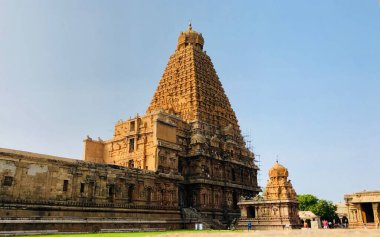 Thanjavur, Tamil Nadu 'daki Brihadeeswarar tapınağı. Bu, Dravidian mimarisi tarzında inşa edilmiş Hindu tapınağı. Bu tapınak Lord Shiva 'ya adanmıştır ve bir UNESCO Dünya Mirası Alanıdır..