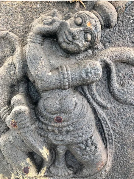 Gudsstaty Med Vapen Handskulptur Bas Reliefskulptur Snidad Stenmurarna Shiva Tempel — Stockfoto