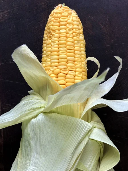 Mais Mit Getreidekörnern Und Blättern Süßmais Zum Kochen Aufbewahrt Mais — Stockfoto