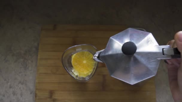 Tuang Espresso Kopi Air Tonik Mocktail Minuman Membuat Tonic Espresso — Stok Video