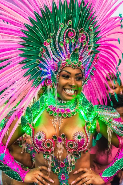 Tänzerin Farbenfrohen Karnevalskostüm Rio Janeiro Brasilien — Stockfoto
