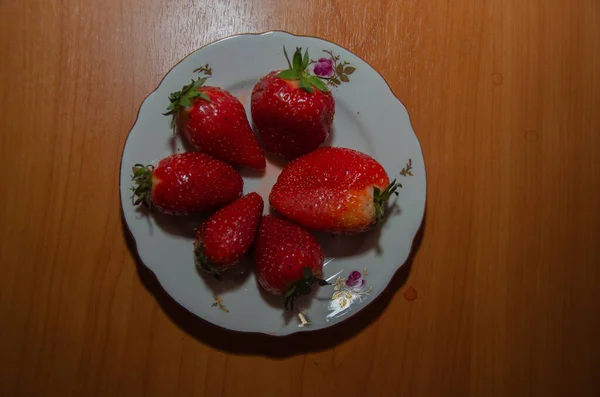 Aardbeien Het Bord Keuken — Stockfoto