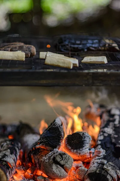 Carne y hortalizas a la parrilla Imagen De Stock