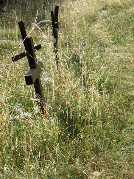 Oude Kruizen Vergeten Begraafplaats — Stockfoto