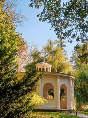 Parktaki çardak. Maksimir Park Zagreb