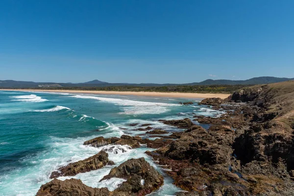 Grupo Surfistas Está Montando Ondas Moonee Beach Nsw Austrália — Fotografia de Stock