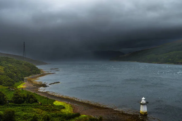 Doğal Sahil Üzerinde Isle Skye Skoçya Eski Deniz Feneri — Stok fotoğraf