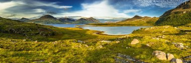Iskoçya Loch Torridon ve Loch Shieldaig etrafında uzak köy Ile manzara kıyı peyzaj