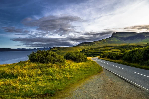 Rock Formation Old Man Storr Scenic Landscape Road Isle Skye — стоковое фото