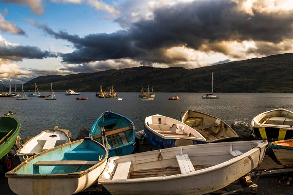 Oude Kleine Roeiboten Bij Loch Broom Met Vintage Fisher Boten — Stockfoto