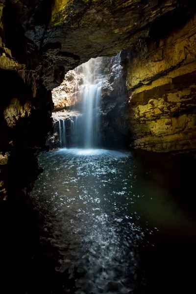 Водоспад Печері Смомо Поблизу Durness Шотландії — стокове фото
