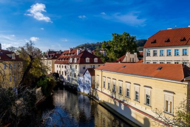 Çek Cumhuriyeti Prag 'daki Certovka Nehri ve Velkoprevorsky Su Değirmeni