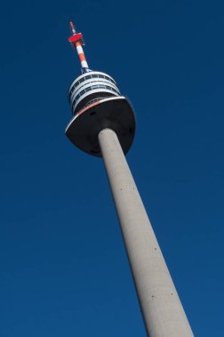 Avusturya 'nın Viyana kentindeki Tuna Kulesi' ne bakın.