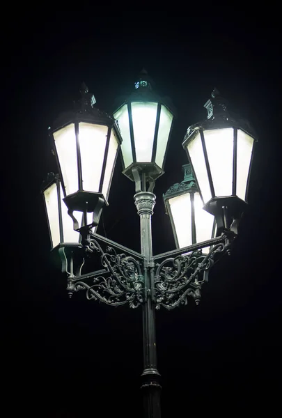 Linterna Lámpara Calle Vintage Con Luz Blanca Brillante Noche — Foto de Stock
