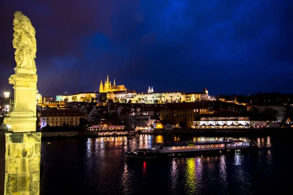 Illuminated Saint Vitus Cathedral Hradcany Castle River Moldova Night Prague — Stock Photo, Image