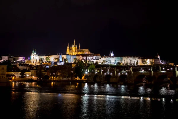 Illuminated Saint Vitus Cathedral Hradcany Castle River Moldova Night Prague — Stock Photo, Image