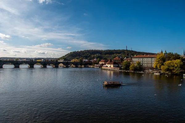 Puente Carlos Sobre Río Moldavia Castillo Hradjalá Praga República Checa —  Fotos de Stock