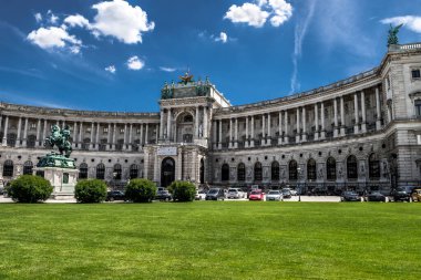 Avusturya 'nın Viyana şehrinde Hofburg İmparatorluk Sarayı ve Heldenplatz Meydanı