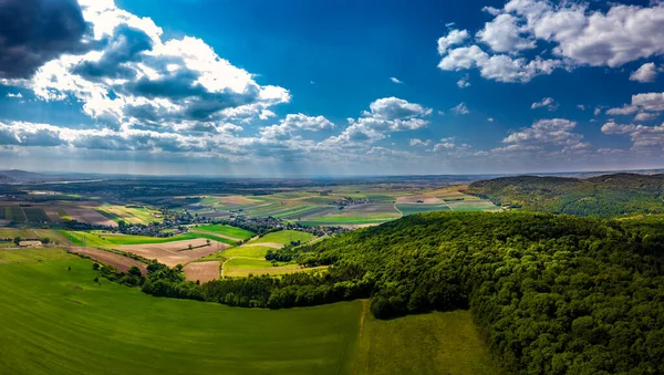 Landskap Landsbygden Med Skogar Jordbruksmark Och Spridda Byar Österrike — Stockfoto