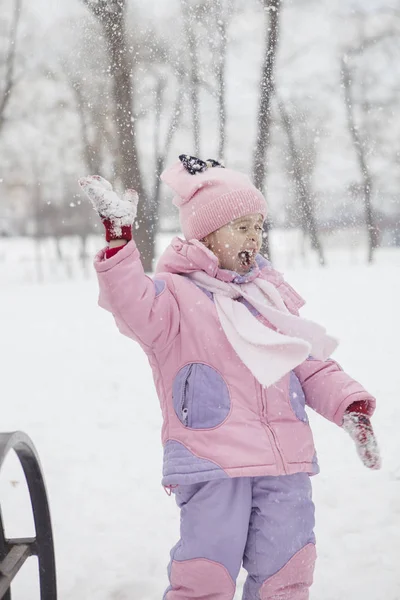 Happy Loving Caucasian Family Mother Father Daughter Play Having Fun — ストック写真