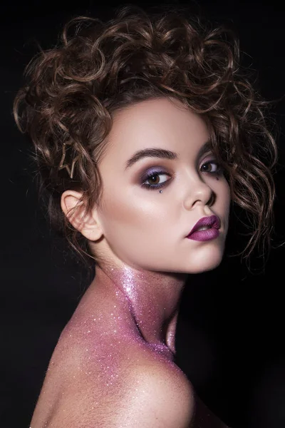 Närbild Vacker Sexig Kvinna Med Creative Mode Make Glitter Och — Stockfoto
