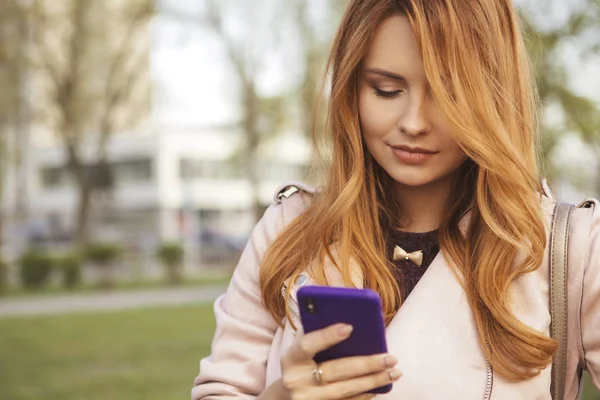 Red Haired Sexy Size Woman Walking Park Cold Weather She — Stock Photo, Image