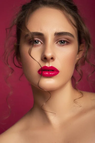 Cute Brunette Model Flawless Skin Creative Colorful Make Dark Pink — Stock Photo, Image