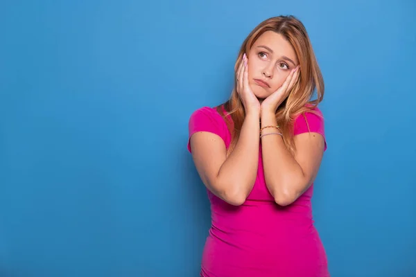 Sexy Size Model Long Red Hair Pink Shirt Blue Background — Stock Photo, Image