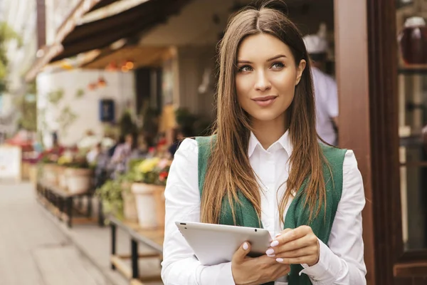 Beautiful Brunette Business Woman White Blouse Green Jacket Working Tablet — Stock Photo, Image