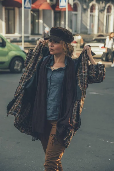 Elder adult caucasian woman on a walk in european street. Autumn — Stock Photo, Image